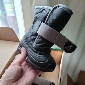 Kamik snowbug black toddler snow boots size 5